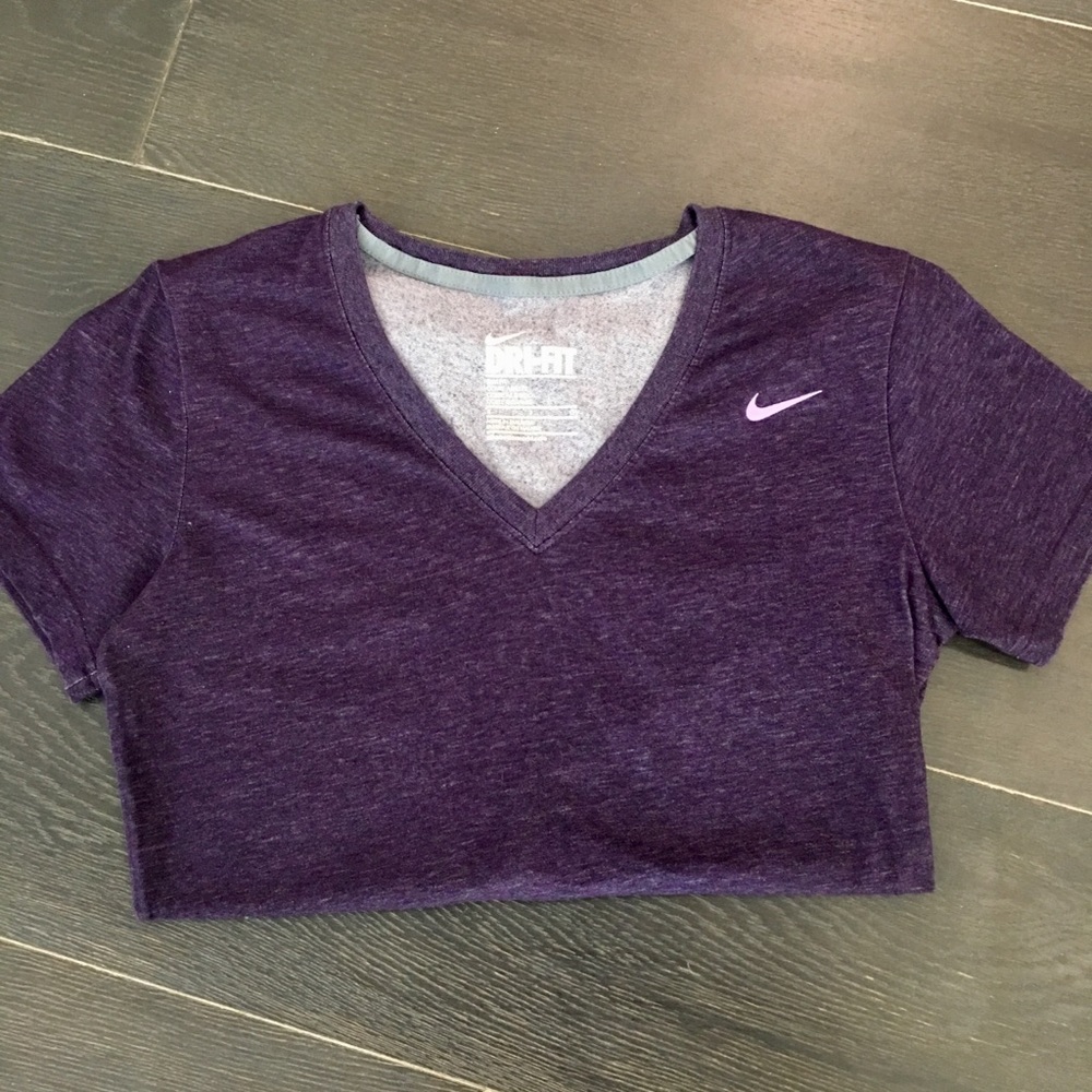 👉Dark purple V neck NIKE Shirt